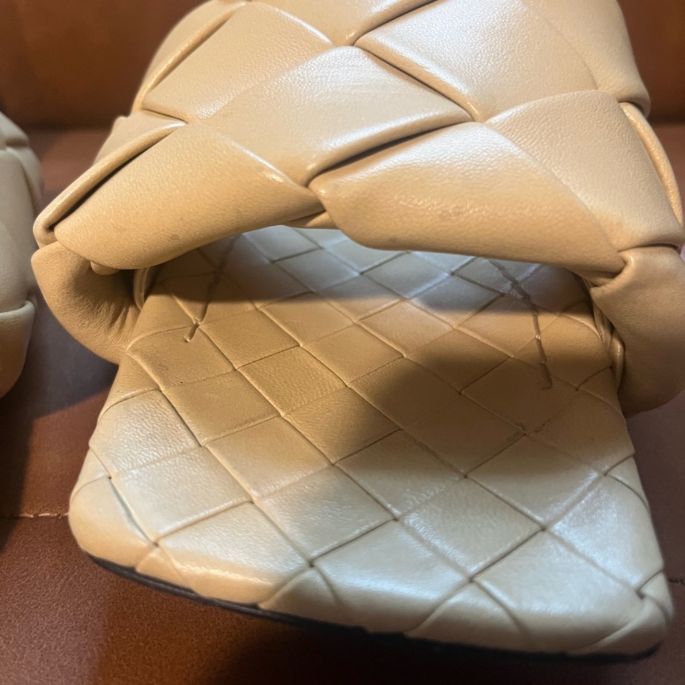 Bottega Veneta Lido Sandals Size 38 Cream Intrecciato Woven Leather Slides - Picture 11 of 16